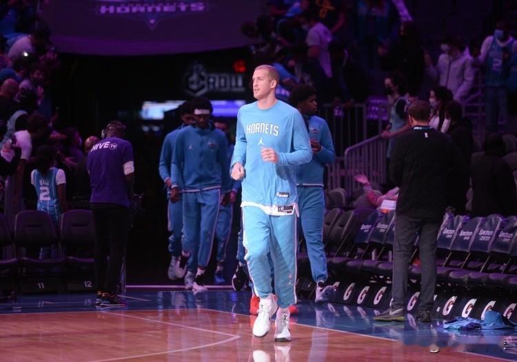 普拉姆利收到CBA报价：会是广东男篮吗？广东宏远最近有大动作！为了冲刺本赛季总