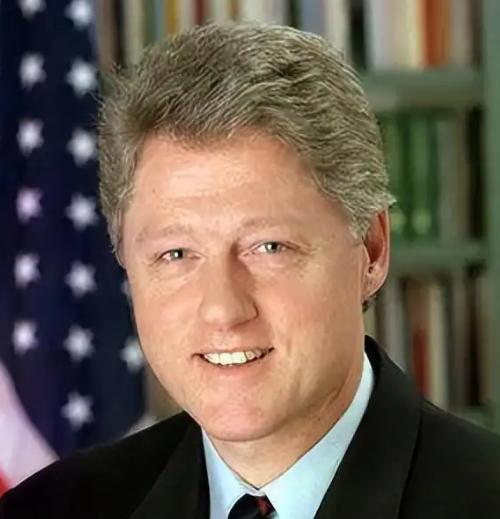 克林顿之后，美国再无拥有治国之才的总统。克林顿身上有一种现在美国政客极其罕见的特