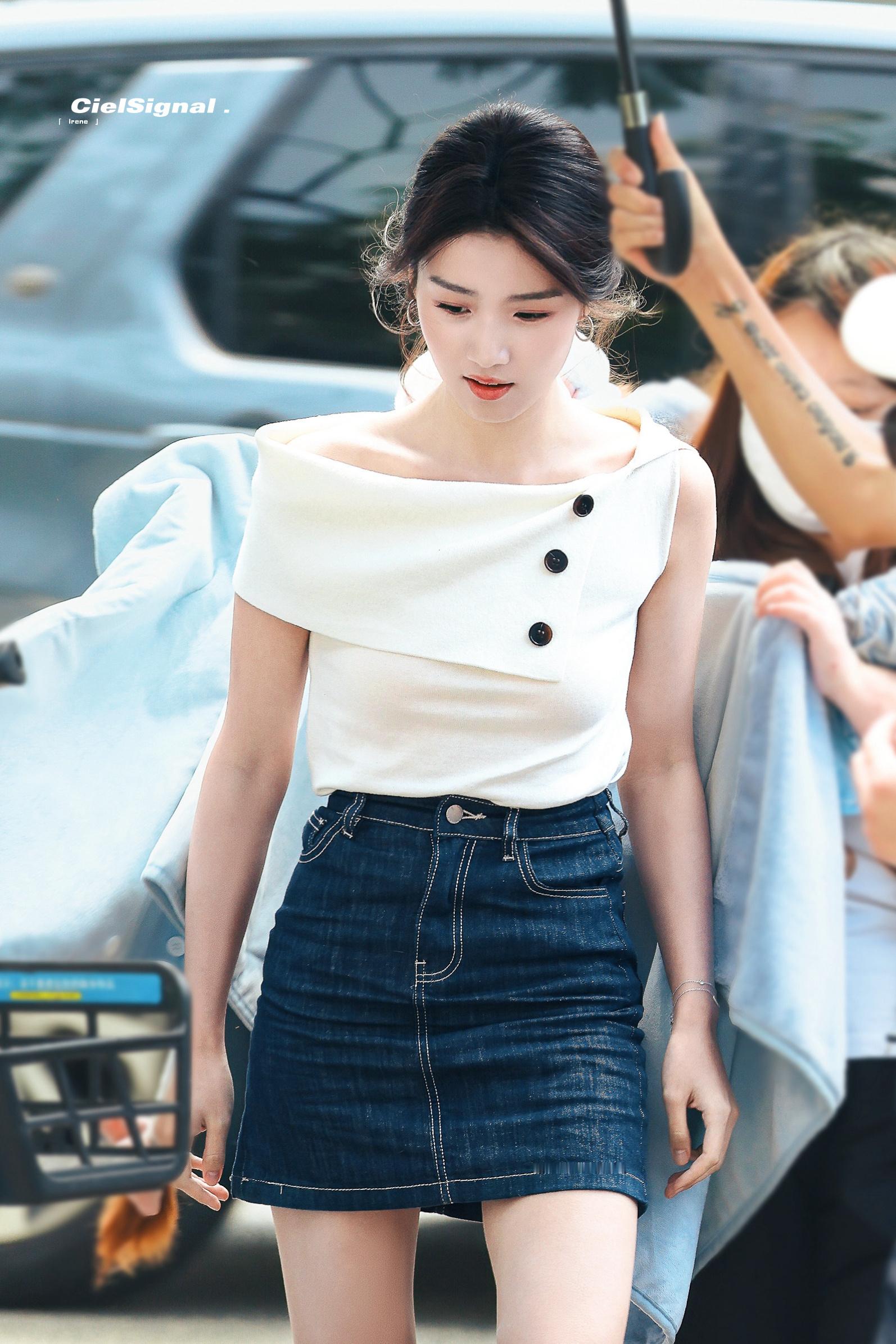 卢昱晓📸折月亮上班饭拍​​​