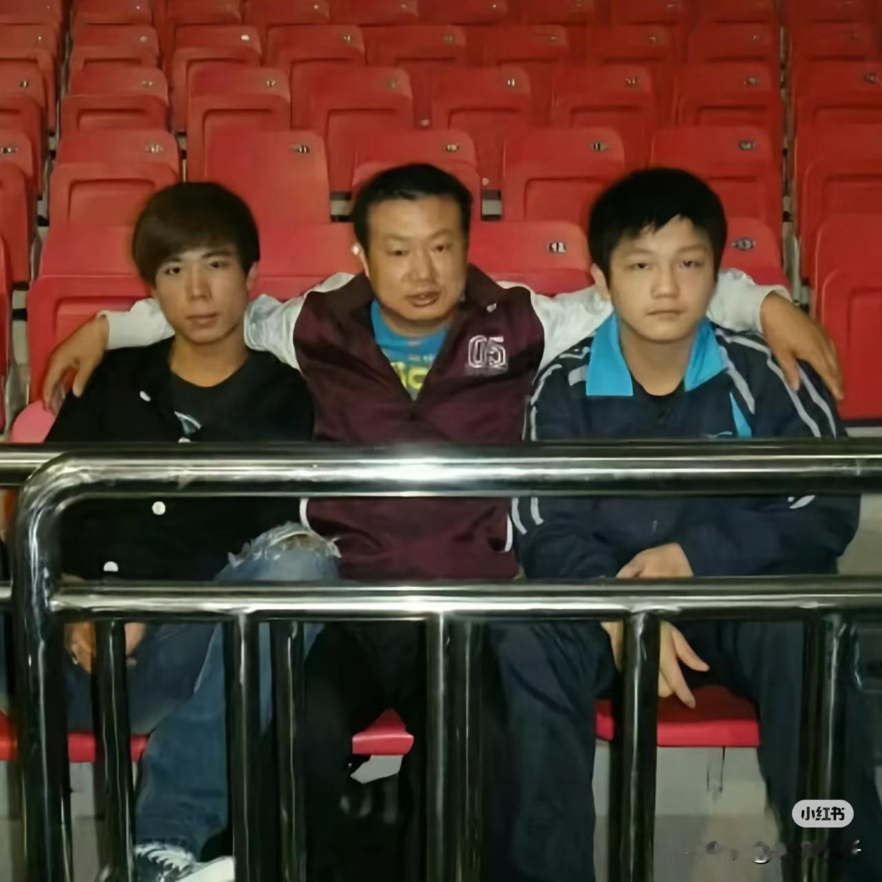 每天都能考古到樊振东的没看过新的照片，不愧是这个世界上照片最多的男人图一是十四