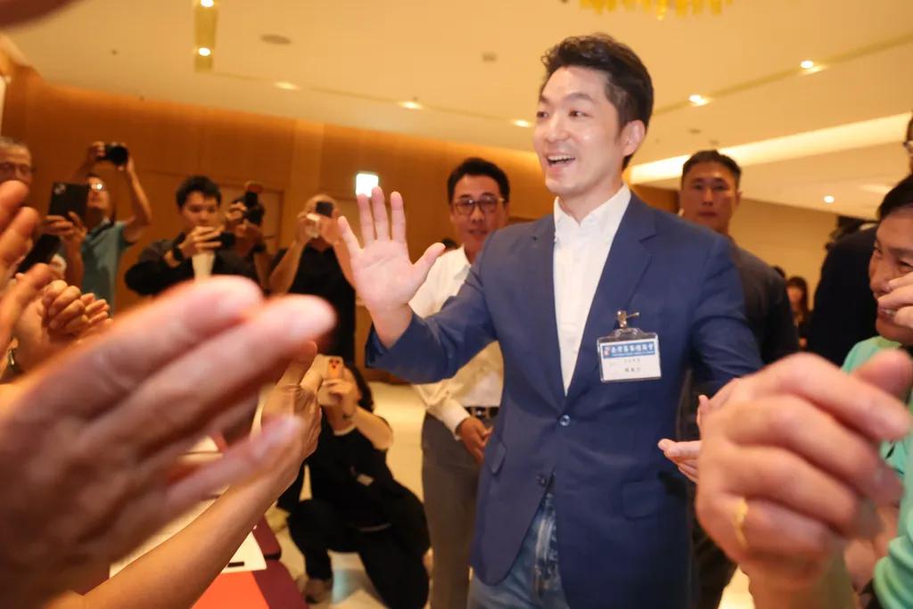 民进党立委合唱《台北顺起来》声援沈伯洋蒋万安讽：来来来，怎么样怎么样啊民