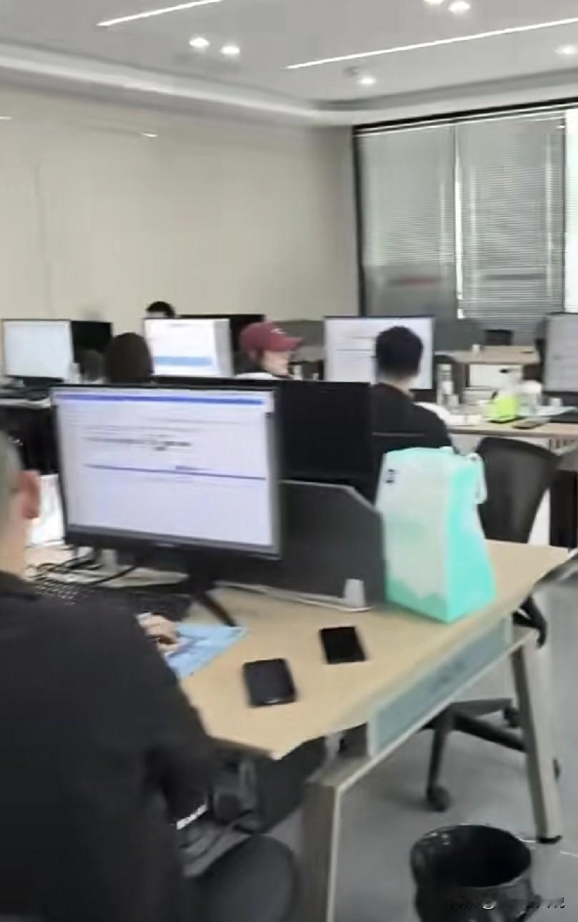 技术部一个小主管提出离职了，沟通离职原因的时候，小主管很是直接：我不藏着掖着，我