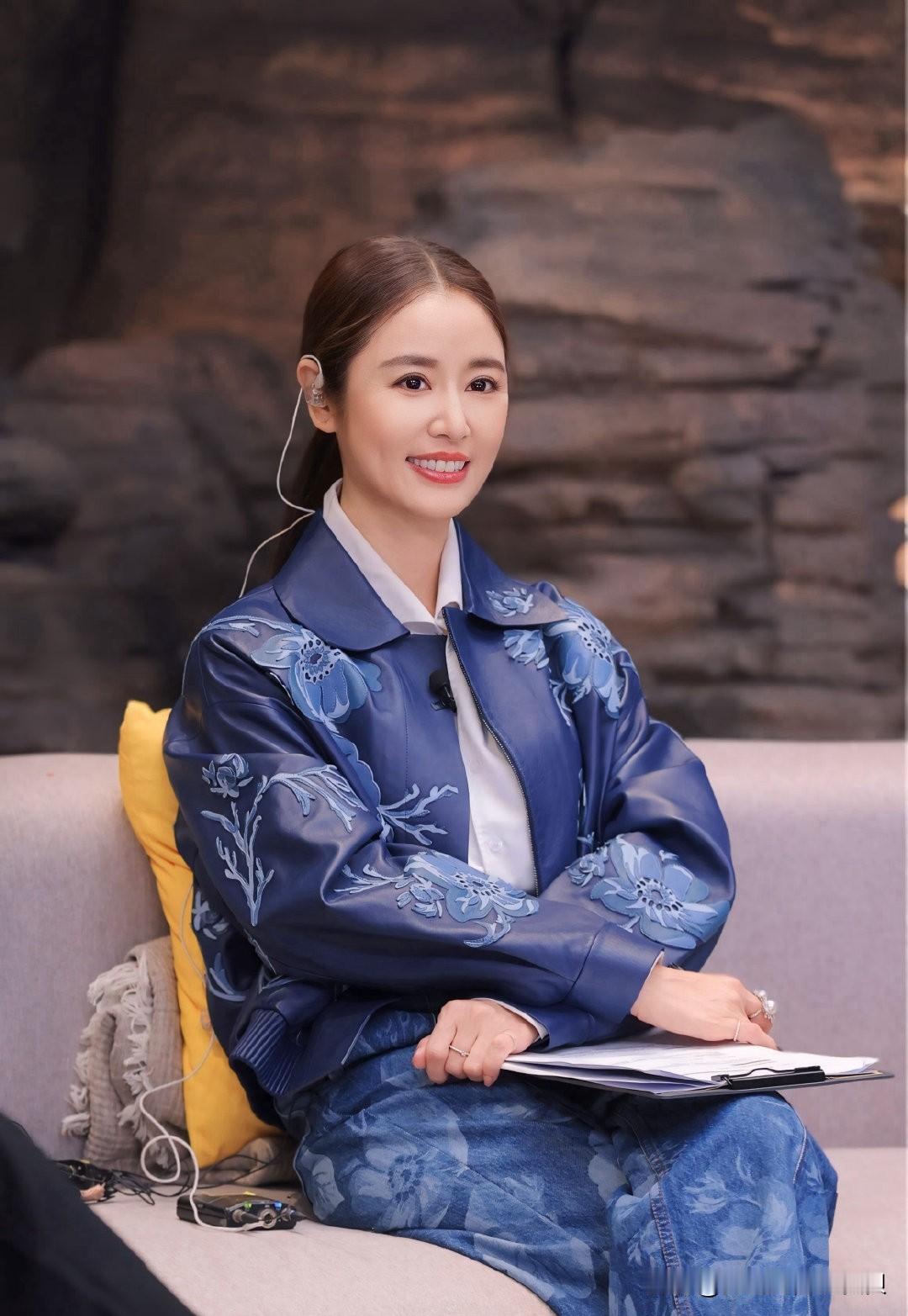 说白了，就是车崇健和李施嬅彼此不适合对方罢了。李施嬅想找的，是一个既能在经济