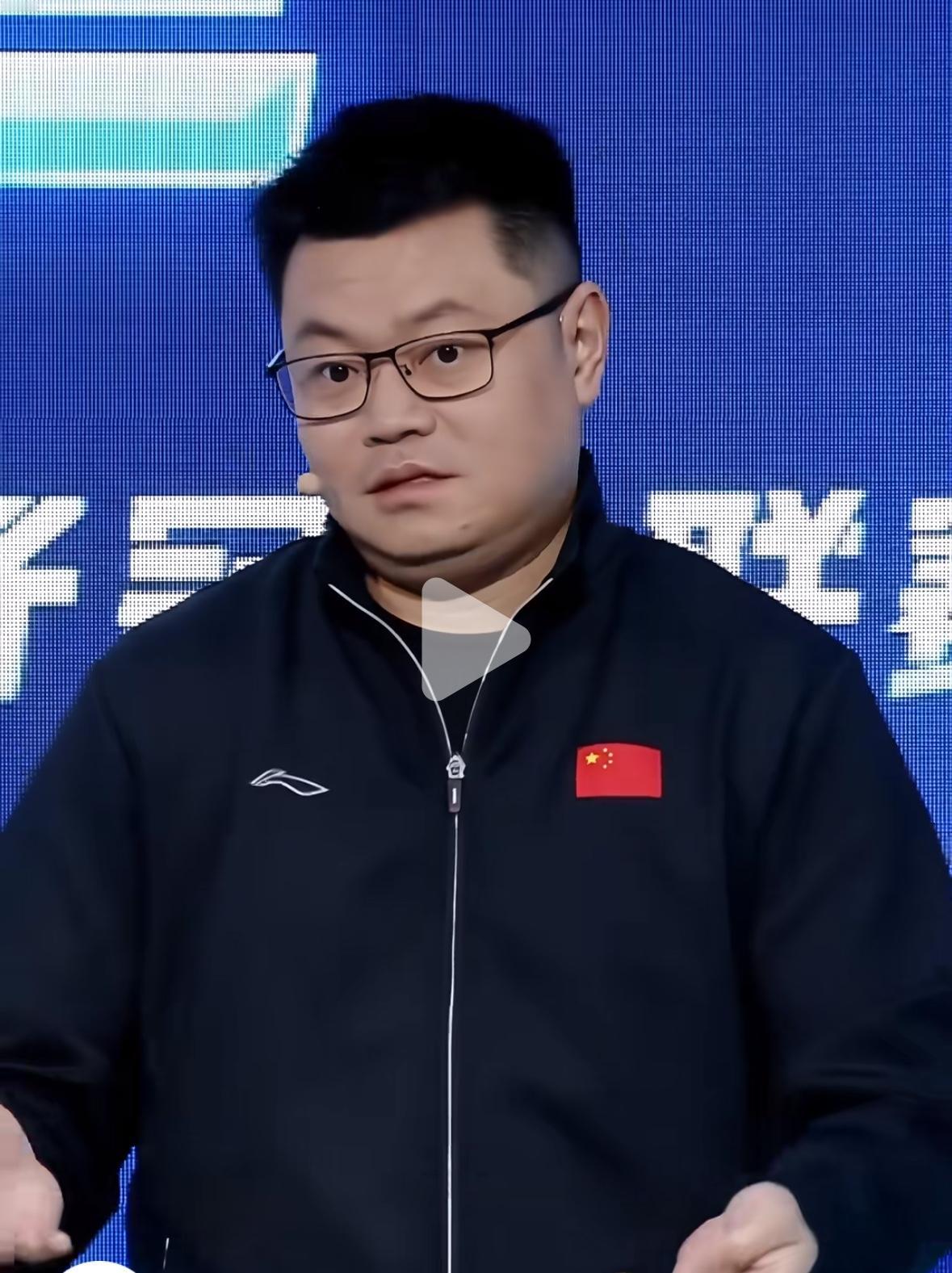 侯英超老师谈樊振东欧冠决赛输勒布伦兄弟：“我感觉樊振东在德国打球这一年包括欧