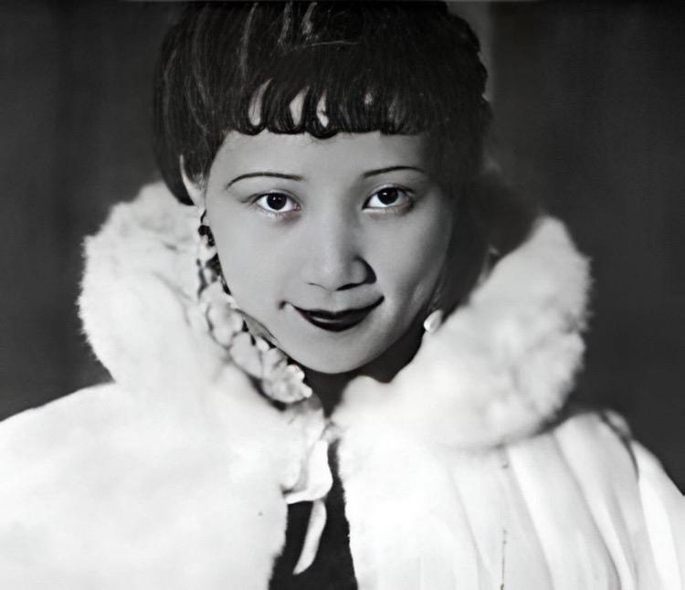 1939年，李广和被抓，他妻子刘秋芳想见戴笠，没见到。就见了毛人凤，两人独处一夜