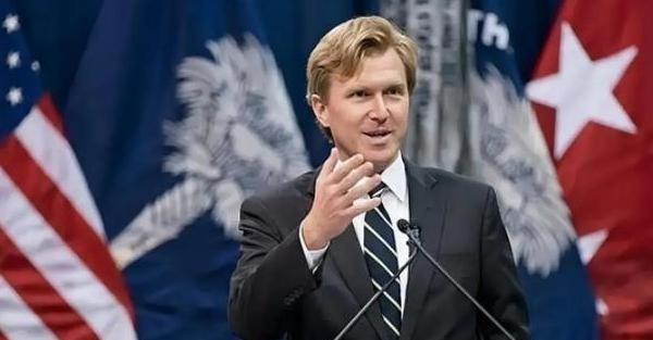 美国还是有头脑清醒的人的，美鹰派专家科尔比曾告诫美国人：别上俄、印、欧的当了，如