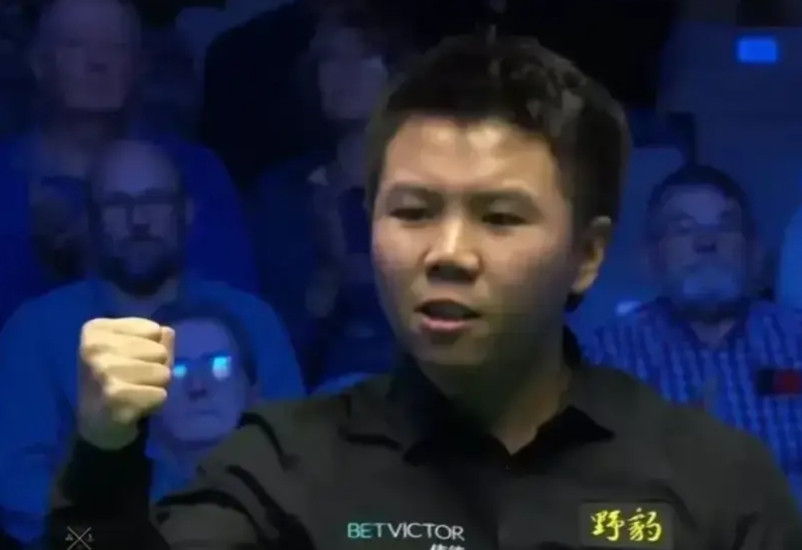 求人不如求己！周跃龙砺志前行誓破宿命。2026斯诺克威尔士公开赛，作为本土系列