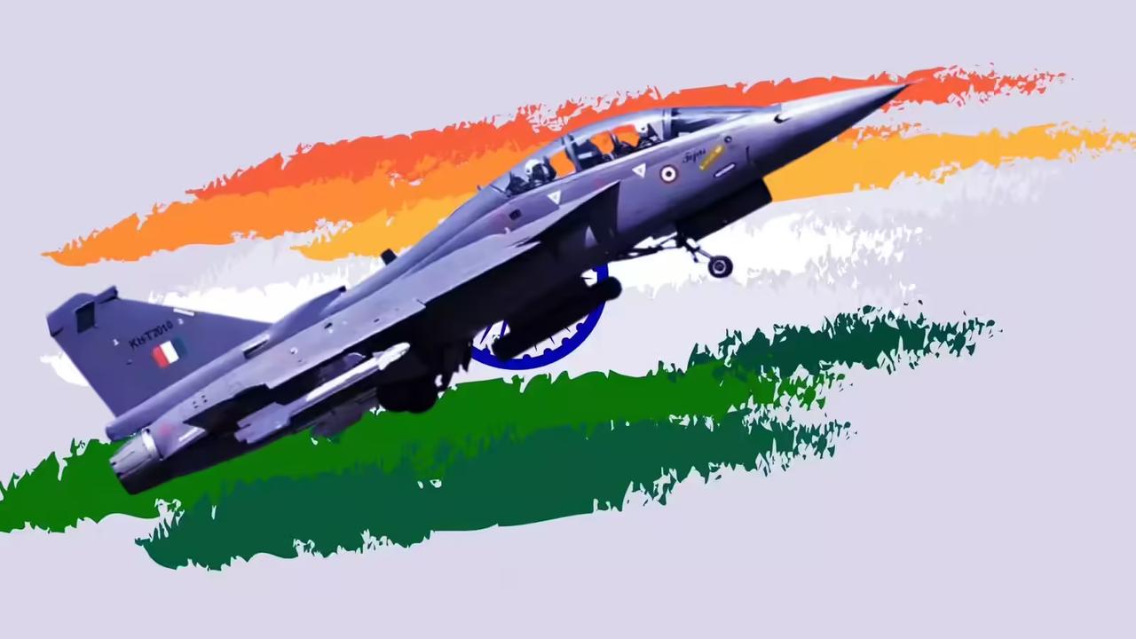 当地时间2025年11月22日，印度自媒体还在替LCA光辉战斗机吹呢，并且还对巴