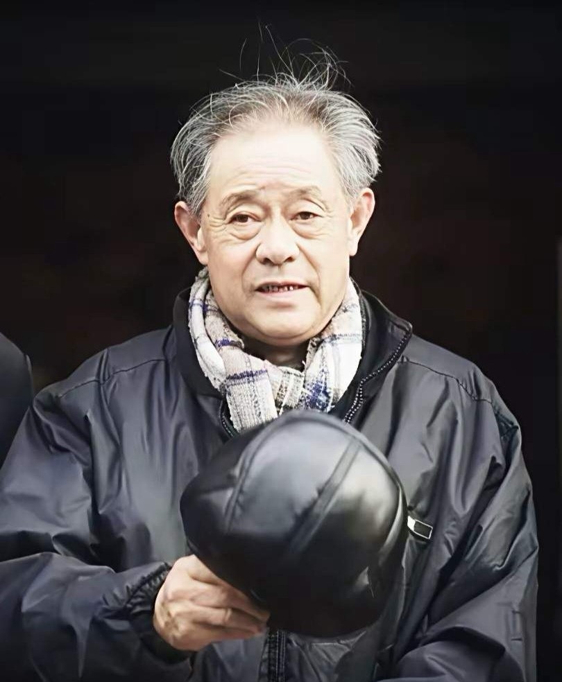 这借口找的，真是把大伙当傻子哄呢。在那幅《江南春》估值飙到8800万的时候，徐大