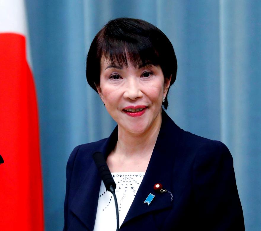 狐狸尾巴终于露出来了：特朗普在空军一号上紧急表态，日本右翼高兴坏了。日前，