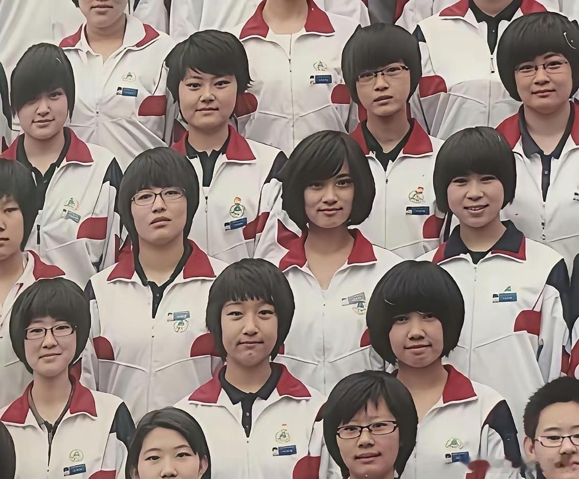 看到孟子义的这张毕业照就知道她为什么可以当明星了吧？
