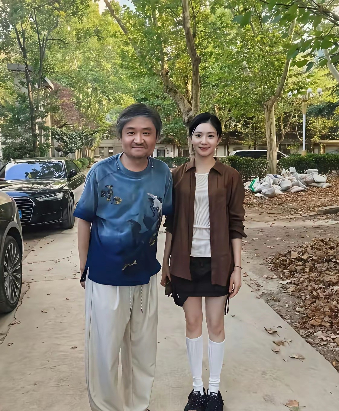 怪不得被张艺谋一眼相中，刘浩存的头好小啊