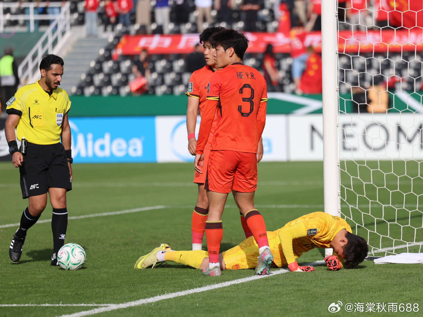 U23国足飞抵吉达备战淘汰赛主帅提醒队员不可兴奋过头------晋级之夜过后，