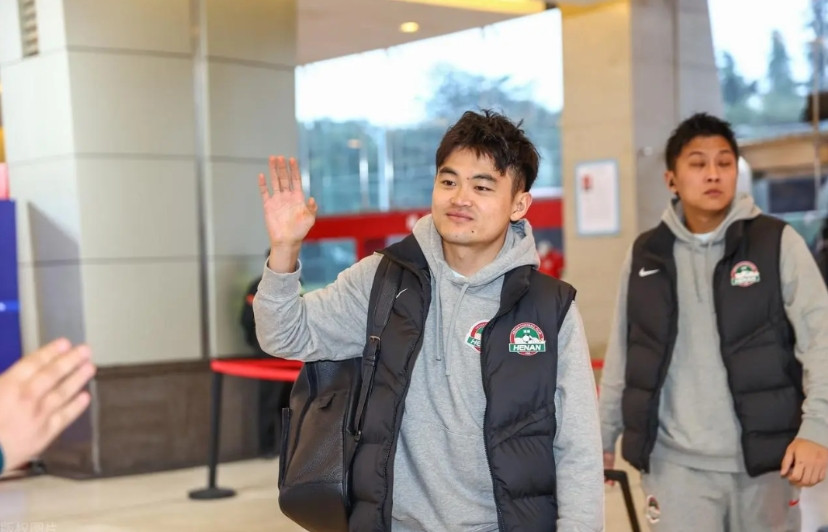 河南队球员黄紫昌与俱乐部的合同就要到期了，他应该不会再和河南队续约了。加盟这四年