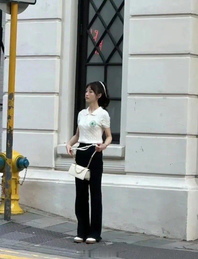 被娃娃脸的田曦薇给骗了，原来她这么高​​​