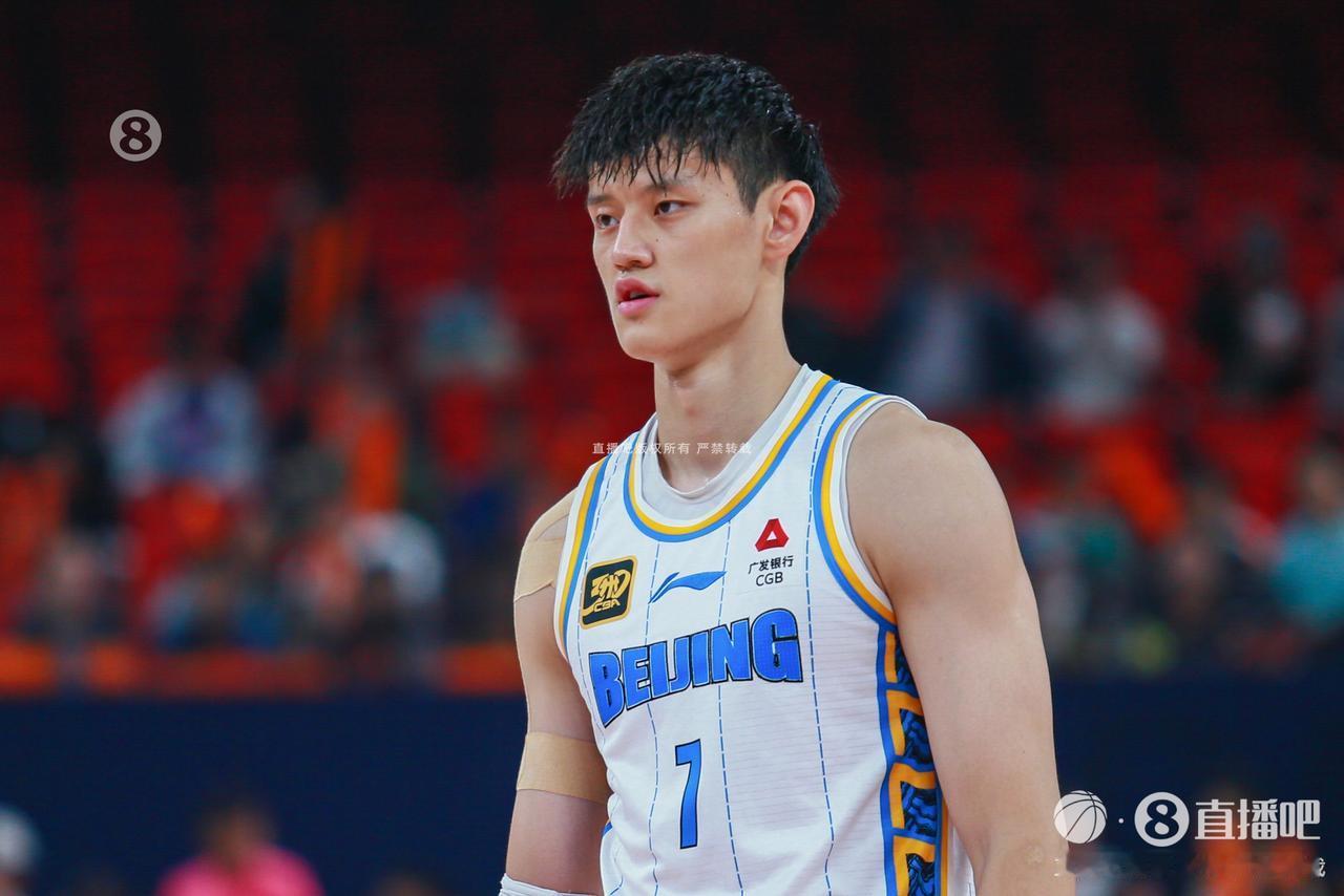 曾凡博不回CBA，即便到国家队报到，北汽男篮还是特别纠结曾凡博不能和杨瀚森