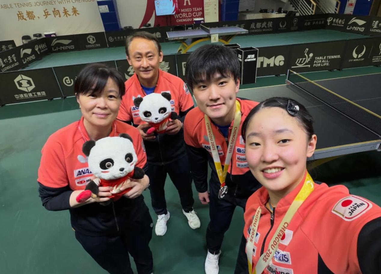张本宇做梦都不会想到，王励勤的一个动作，彻底拯救了张本一家，乒超联赛激战