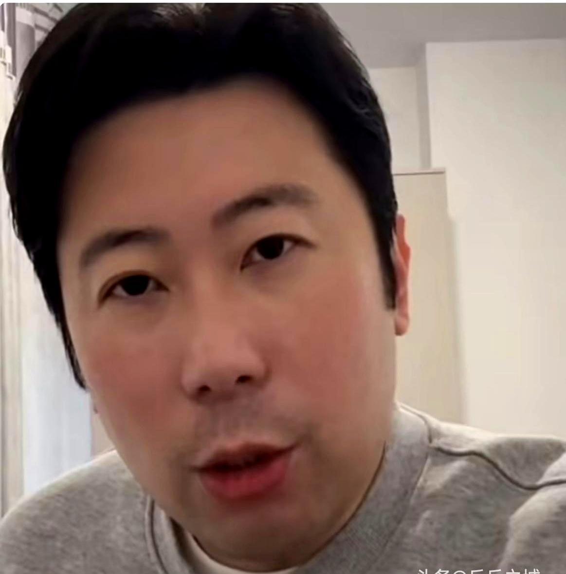 张本智和打王楚钦八次输六次，德国华裔名宿韩莹直接点破他的死穴。你看他反手快