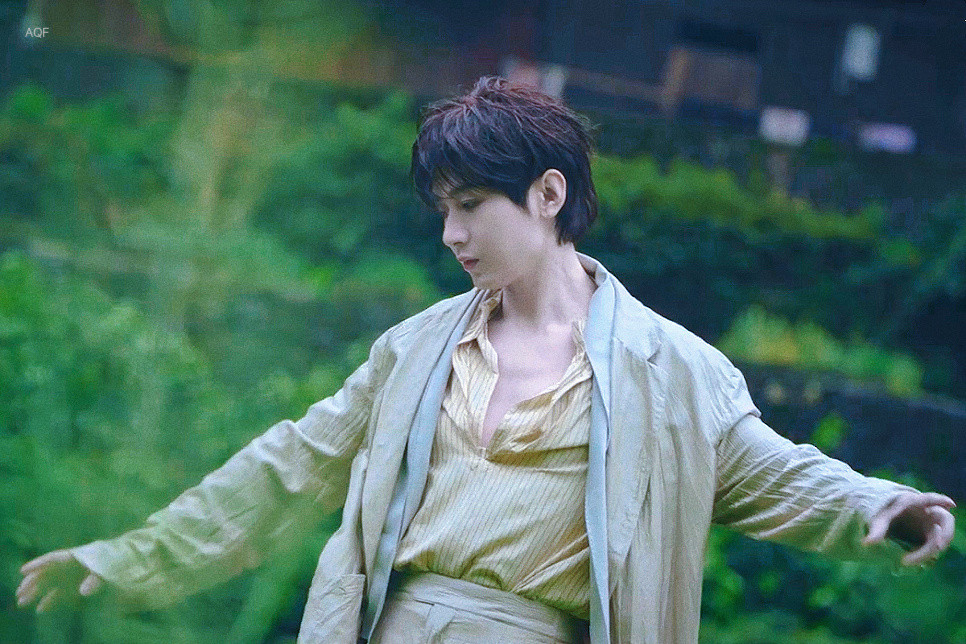 成毅悦游山野精灵🧚成毅悦游杂志
