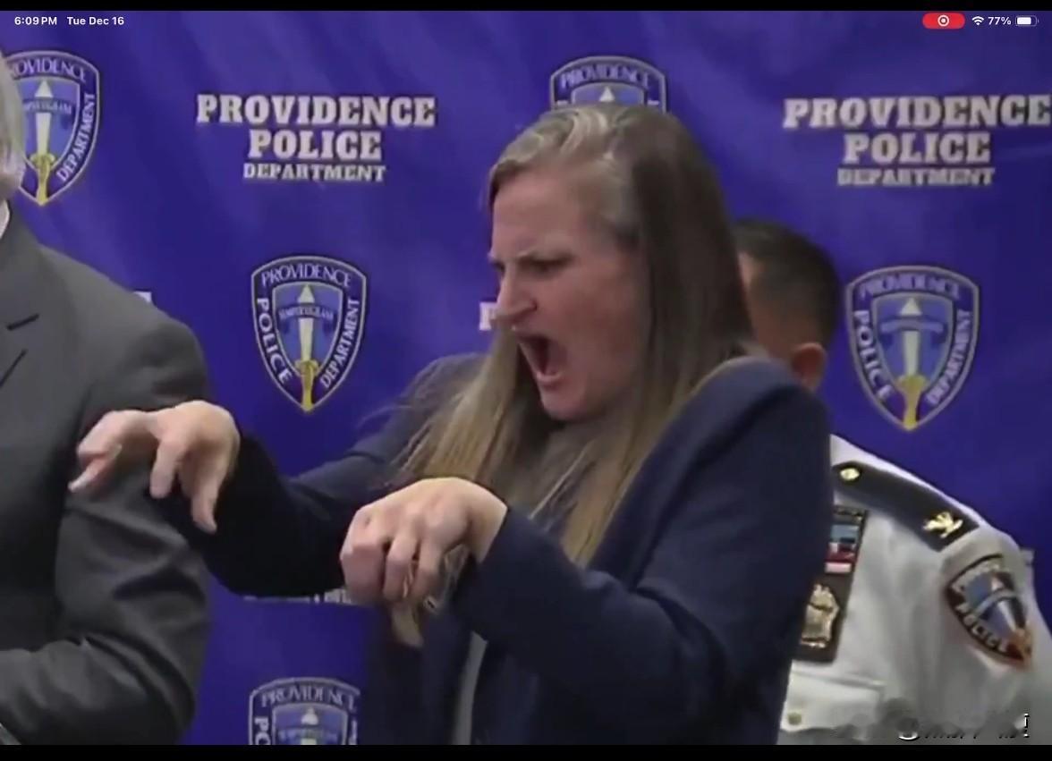 美国名校布朗大学前日校内发生枪击案，该大学所在地的普罗维登斯进行了情况说明发布会