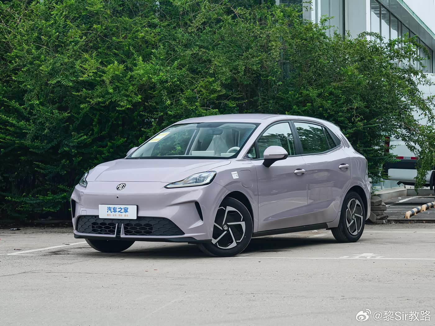 MG4要出SUV版本实锤了，趁热打铁吧。MG4的兄弟SUV离地间隙当然更高，家族