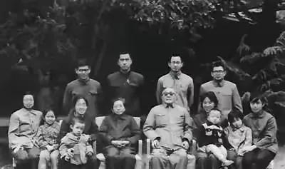 1952年，黄克诚的岳父贩卖鸦片，被高文华逮捕。中南局决定对其实行枪决。在临近