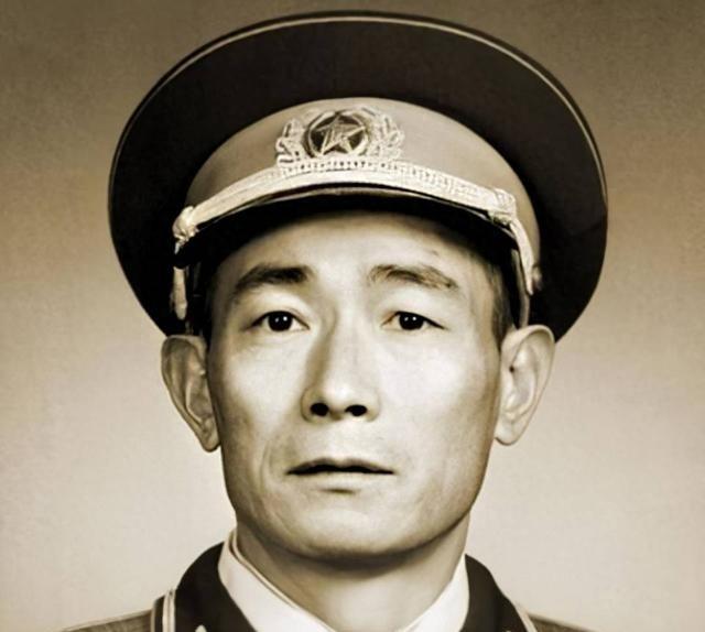 1937年秋天，386旅旅长陈赓把1营营长查玉升叫到自己的窑洞里。陈赓开门见山：