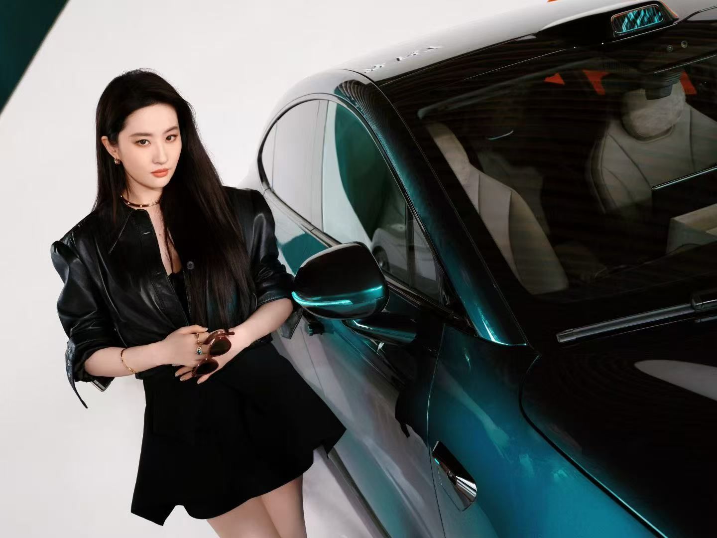 作为一台智界R7的老车主，这两年，算是亲眼看着智界品牌一步步走过来的~当初选R7