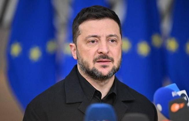 彻底失宠！泽连斯基沦为西方烫手山芋，忠诚换不来一张保命符。俄议员爆料，泽