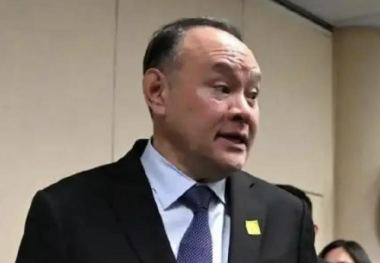 菲防长再度警告中方：未来一旦台海开战，不会保持中立！7月28日出席一场安全