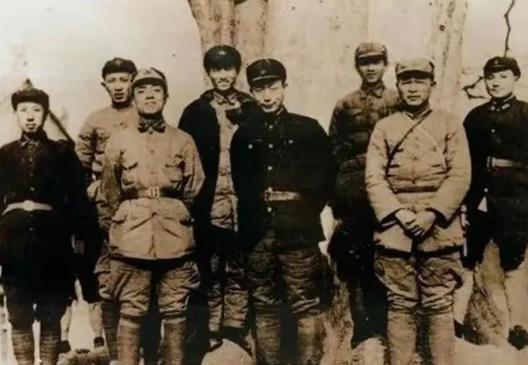 陈光如果不自杀，应该授什么衔？陈光这人，1905年出生在湖南宜章一个穷乡僻壤的