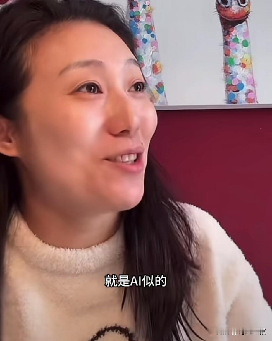 笑死我了！韩莹怀疑，伦敦世乒赛的莎莎，是一个AI。她说:你们不现场看球，不