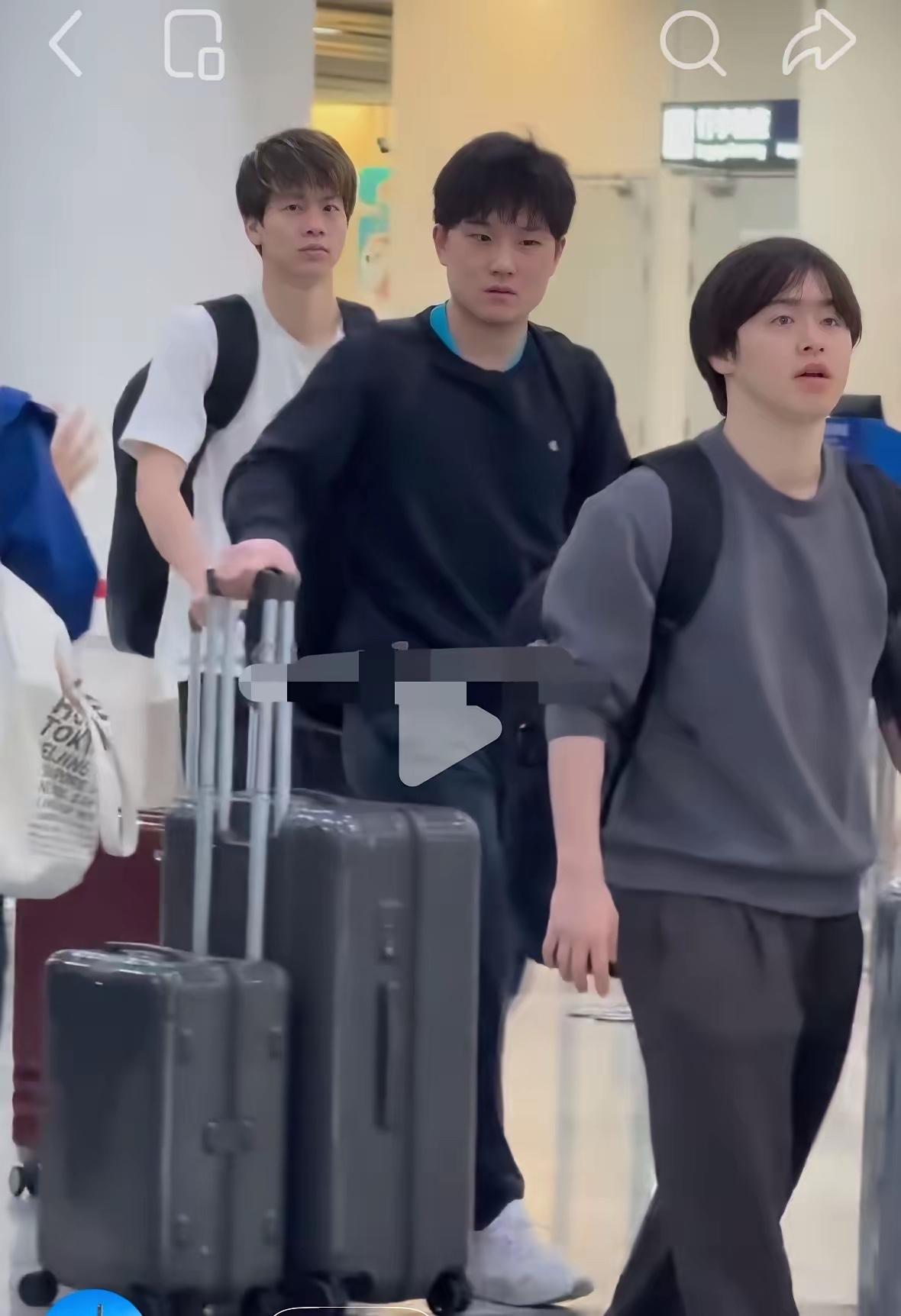 别再说“养狼”了，看看我们“送”出去的都是什么人澳门世界杯颁奖礼上，王楚钦一