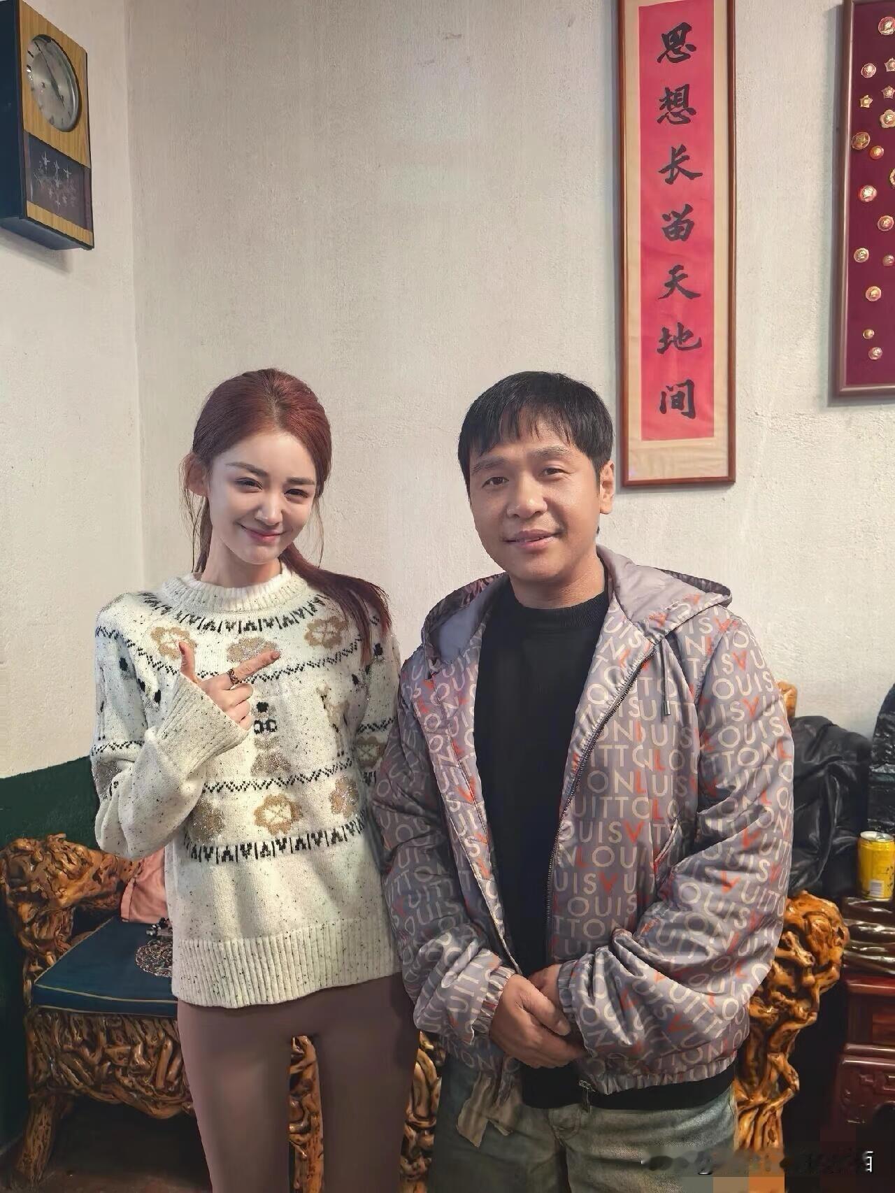 这是我见过最接地气的一个男演员，他几乎都没有什么明星的偶像包袱在，不管是跟女明星