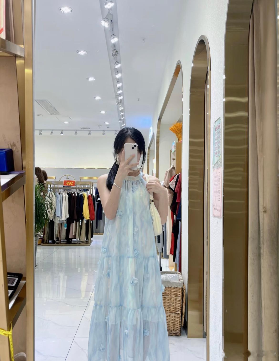 女生审美，选1还是选2啊啊啊！​​​
