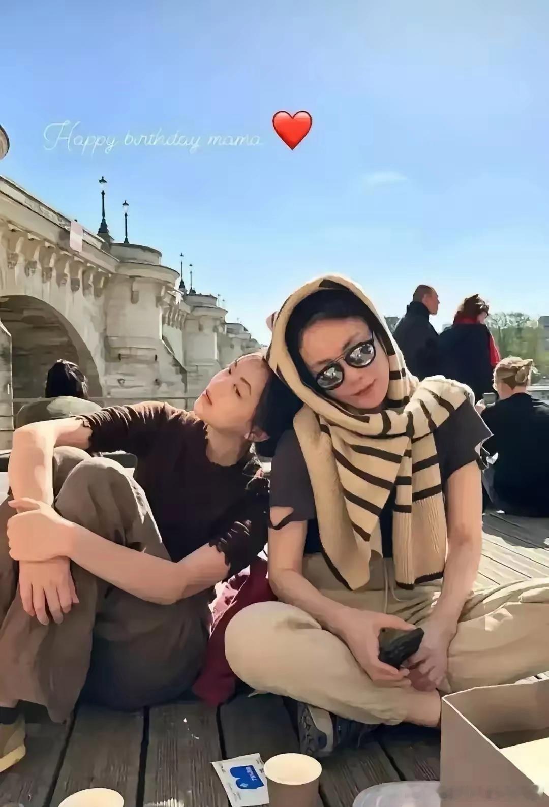 李嫣的医美大获成功了！女大十八变，再加医美加持，真是越变越好看。如今的李嫣，丝毫