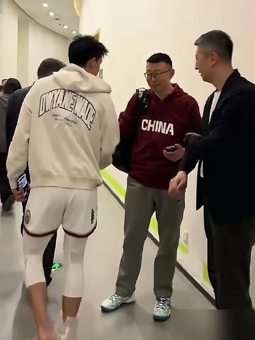 男篮00后小将王俊杰，一度打得很挣扎。眼看就要被淘汰。长沙热身赛后，他深