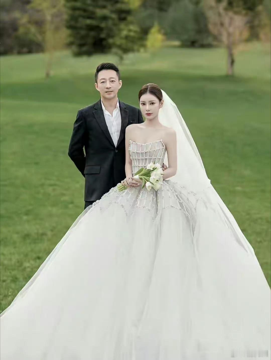 兰姐爆新瓜，双喜临门，不用解释太多，大家都知道了，后面的就交给时间。时间会给答案