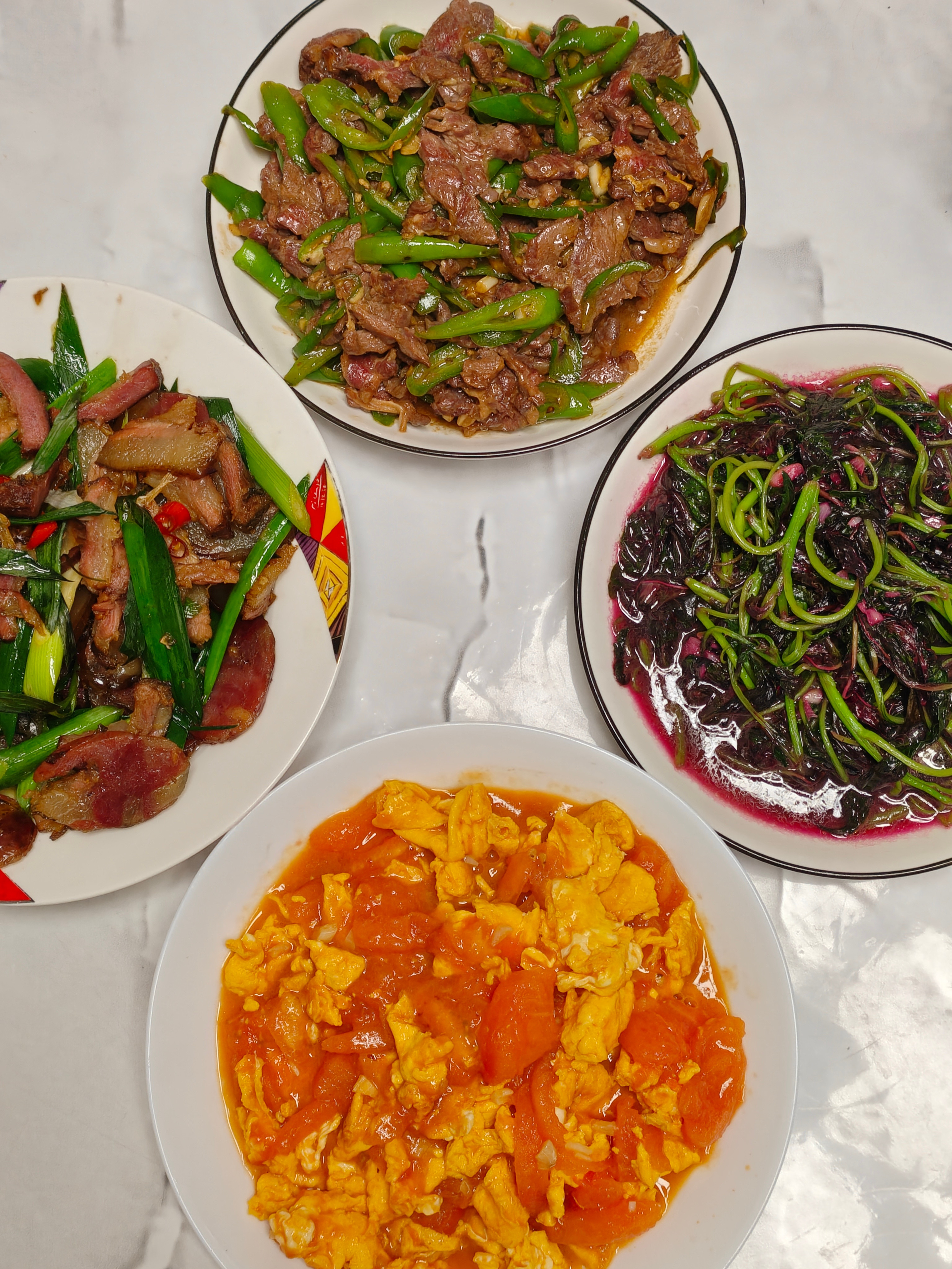 好久没做饭，今天终于得空了。怎么说，姐这厨艺是不是还行？[doge]​​​