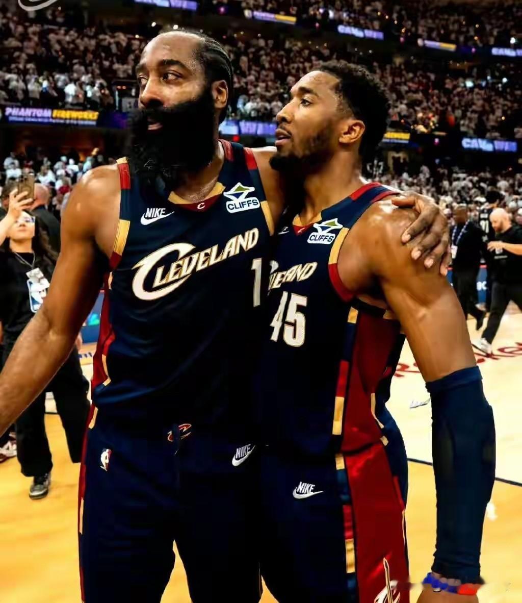 格局拉满！哈登一席话尽显老将风范，甘愿为米切尔甘当绿叶！NBA东部半决赛G