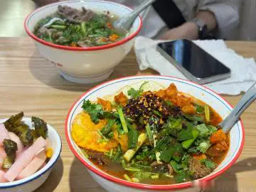 这家烫牛肉粉真的很可！
