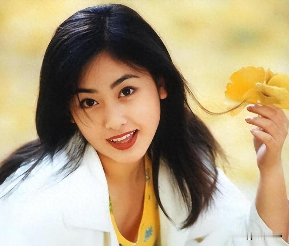 她曾被骂小三，嫁过反派演员，后来怎么样了。雅琦当年挺红的，军艺出来的回族姑娘，