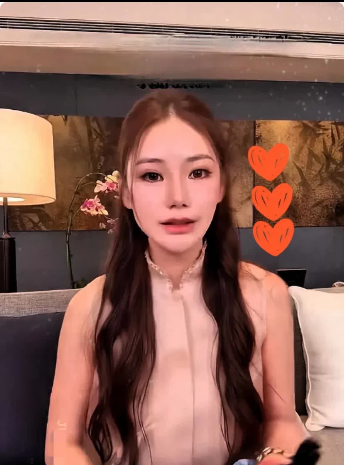 马筱梅不是一个轻言放弃的人，近几日她在直播中提到自己几乎每周都要飞一次苔北。之所