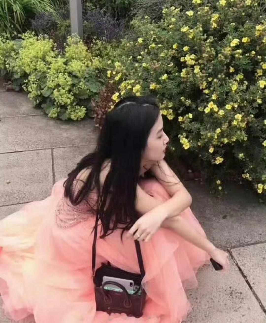 卢昱晓在国外当留子那会儿，感觉比现在混内娱乐还好看，留学生时期那股松弛感绝了