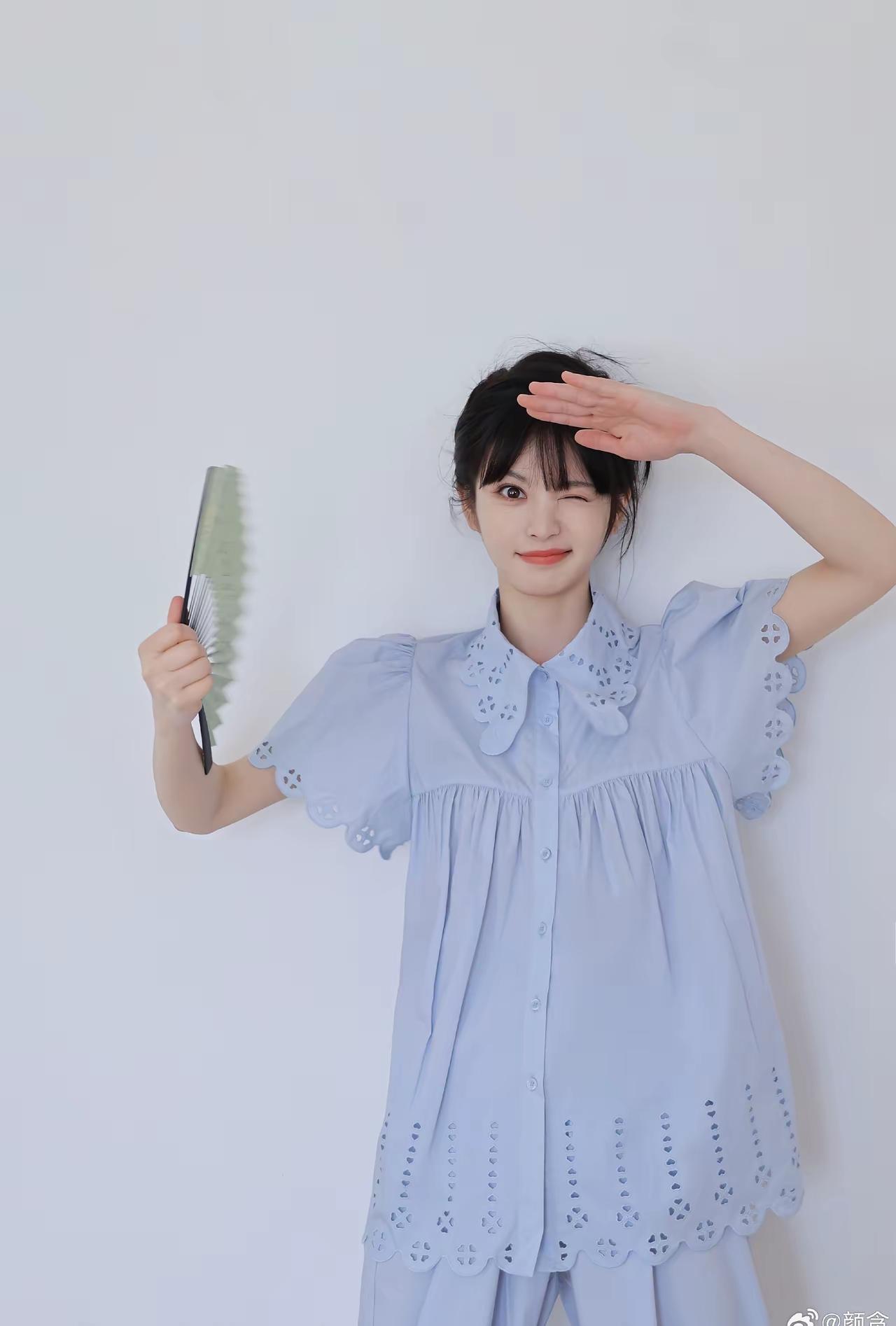 穿睡衣的田曦薇[比心]，有一种明媚的“活人感”[吃瓜]特别是——jio