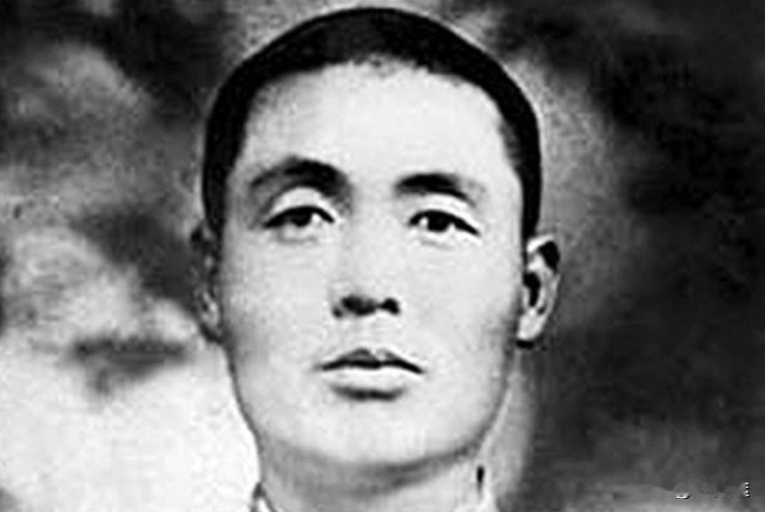 西渡黄河之前，董振堂其实是有给上面去信的。他阐明了自己的观点，说河西是死地。他虽