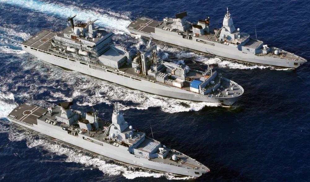 北约国家驻军格陵兰岛的一个新观点为了抵抗美国特朗普要用军事手段夺取格林兰岛，