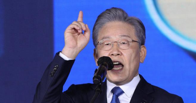日本人和韩国人，为什么最近越来越恨我们？很多人都以为，是历史问题，是领土争端，错