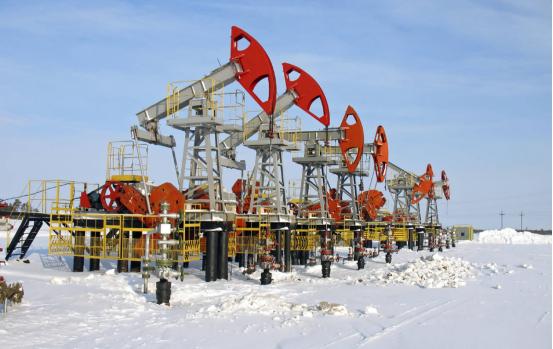 警报拉响，高盛突然发声美国经济衰退风险升至30%，这背后到底藏着什么信号？让人不