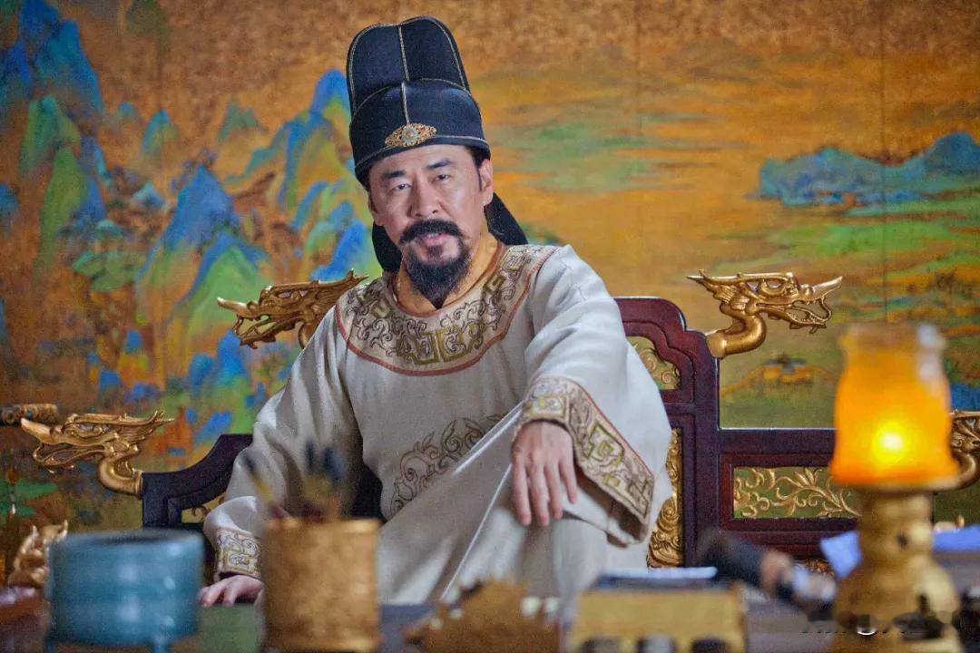 开宝七年，赵匡胤吵不过南唐使者徐铉，拔剑而起怒道：“大道理讲不过你，但我深知卧榻